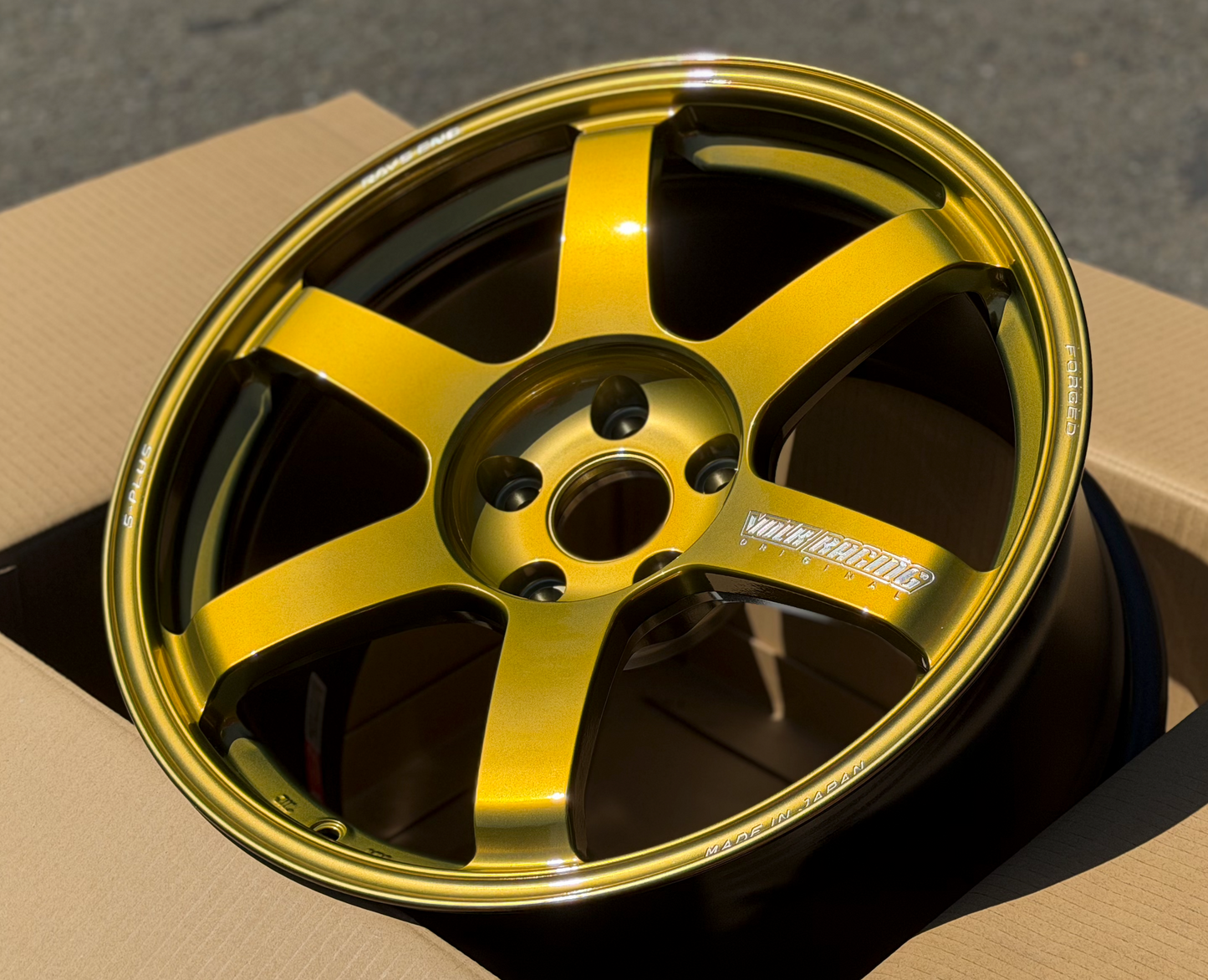 Volk Racing TE37 Saga S-Plus Wheel - 18x9.5 +38 5x114.3 - Hyper Gold