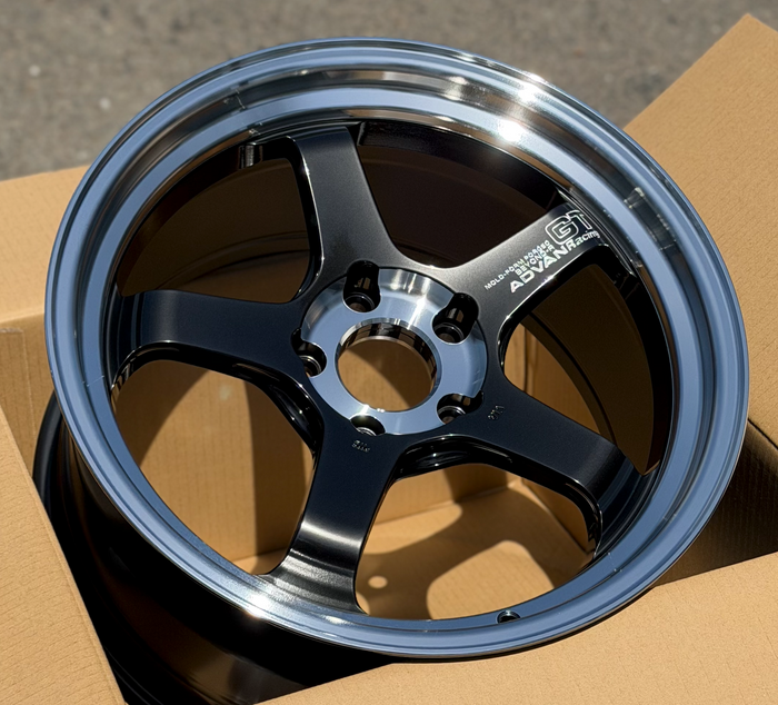 Advan GT Beyond-R Wheel - 18x10.0 +40 5x120 - Diamond Cut & Dark Platinum Black